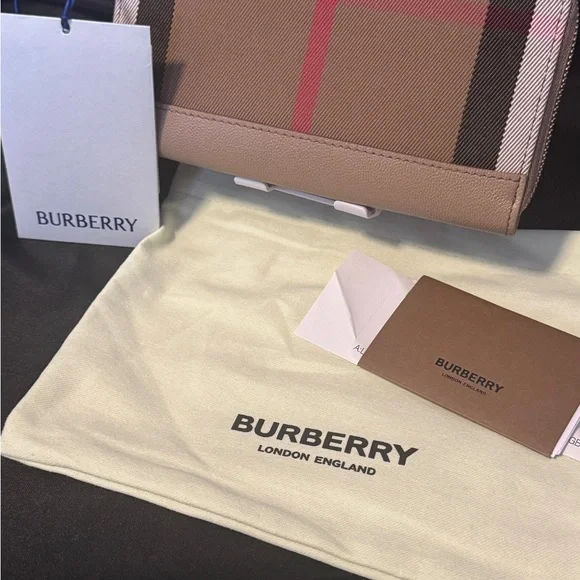 Burberry Large Zip-Around House Check Wallet - Italian Made | NWT - Picture 2 of 5